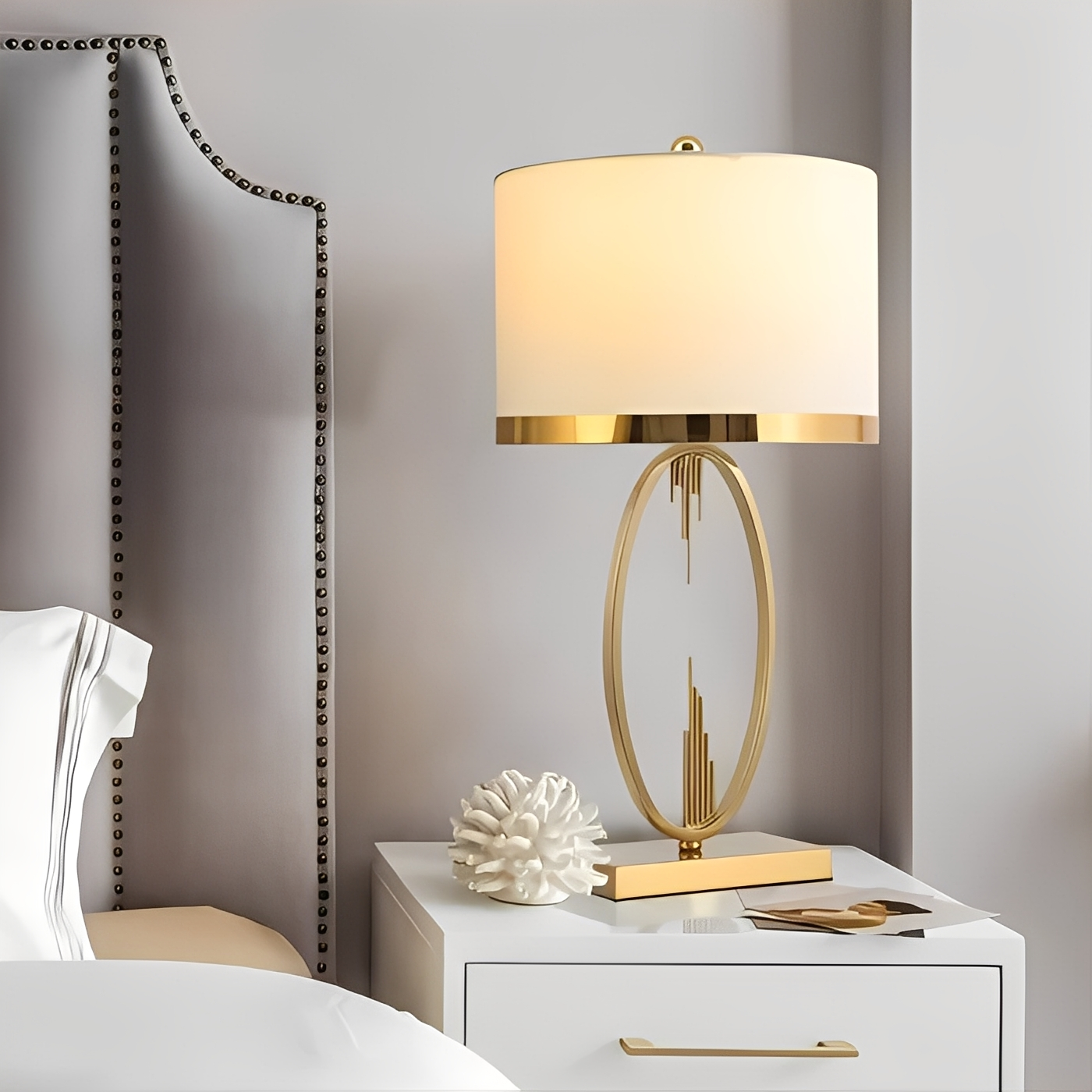 Miles – Edle Tischlampe im modernen Stil