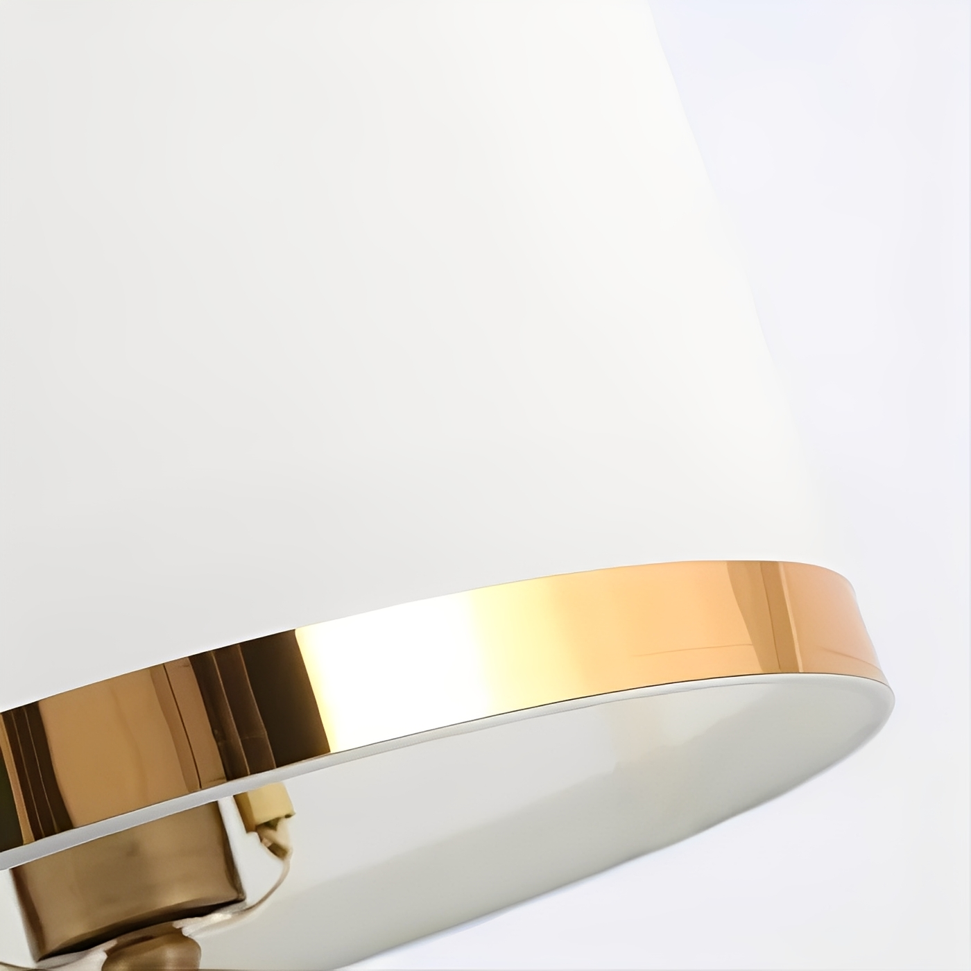Miles – Edle Tischlampe im modernen Stil