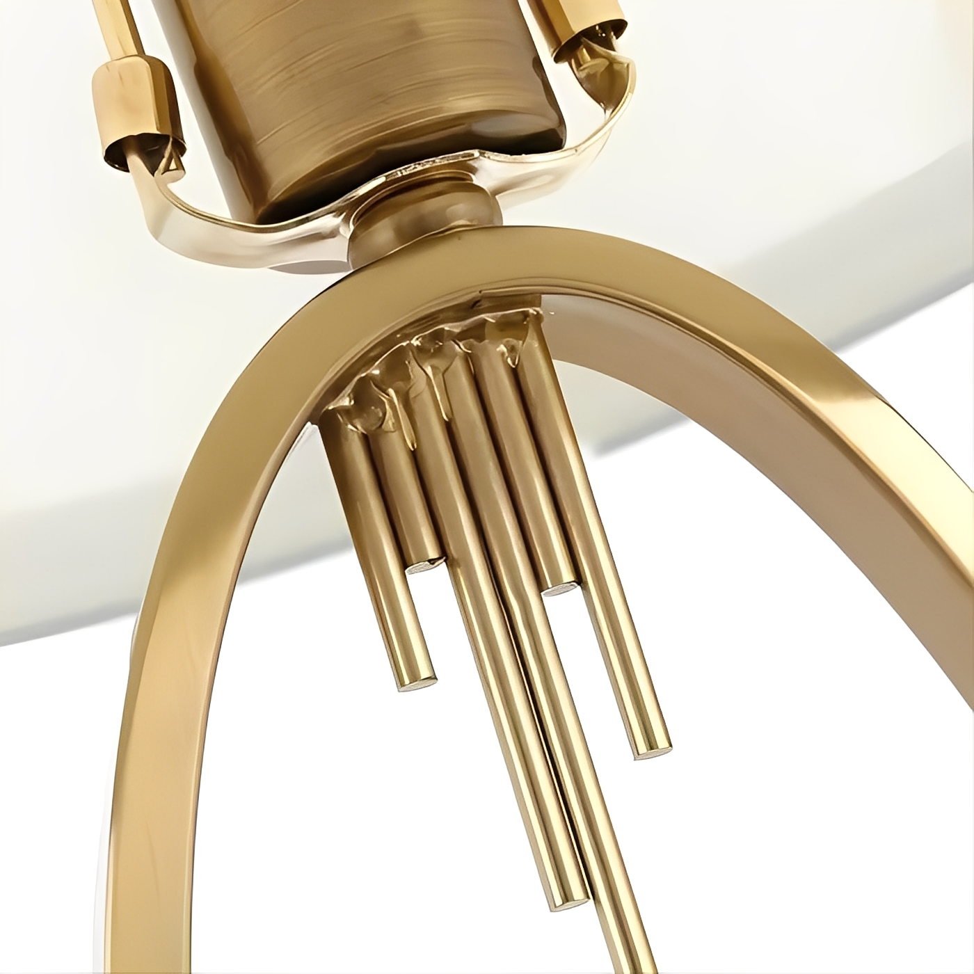 Miles – Edle Tischlampe im modernen Stil