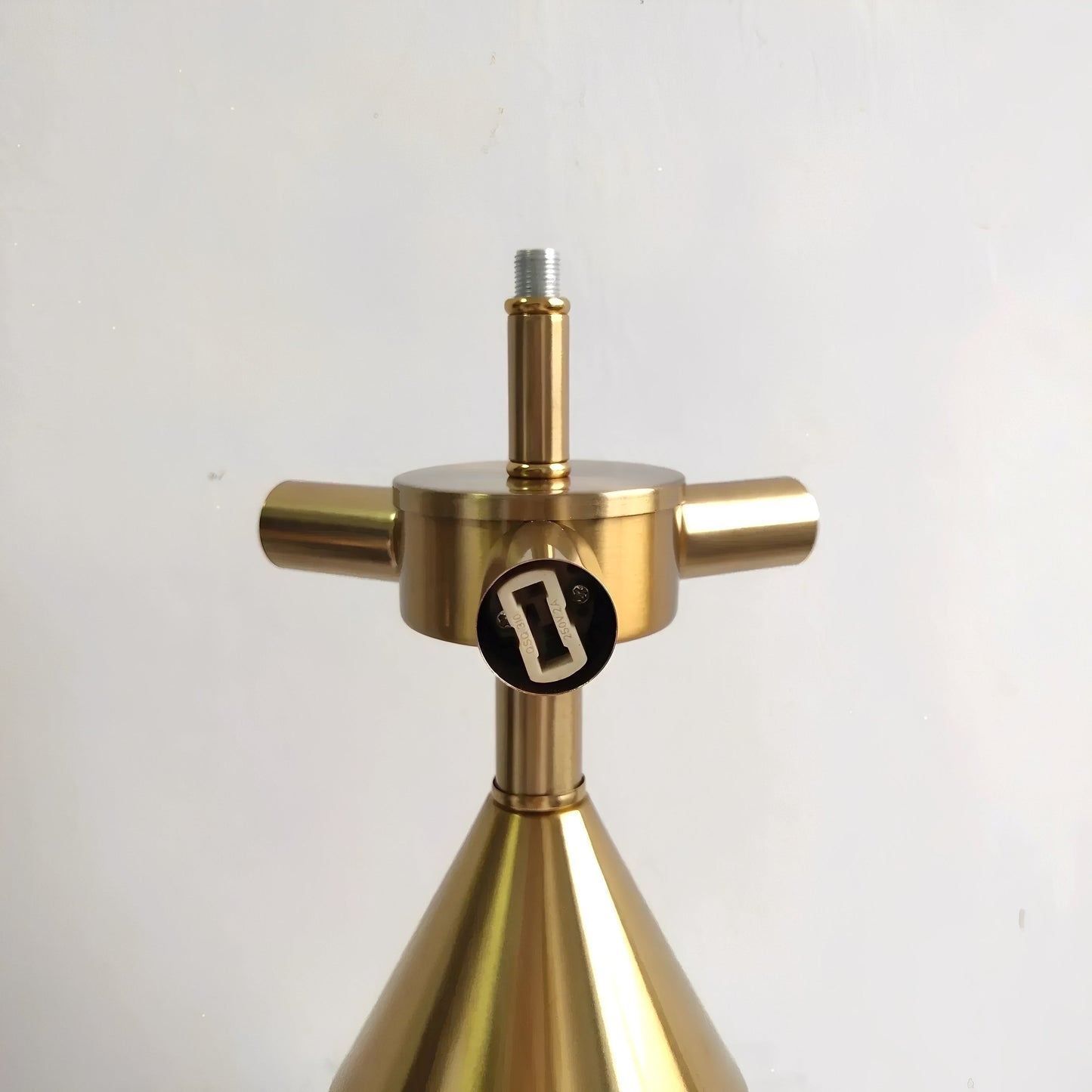 Keiko – Schicke Metall-Tischlampe im Pilzdesign