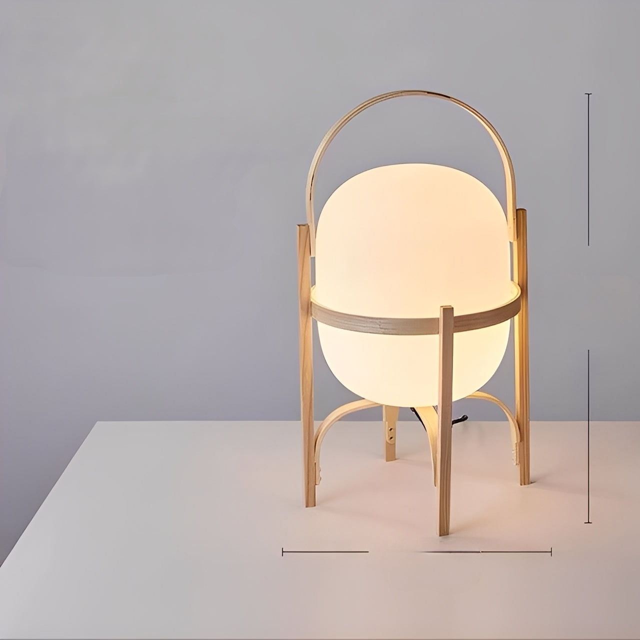 Takara – Glas-Stehlampe aus Holz