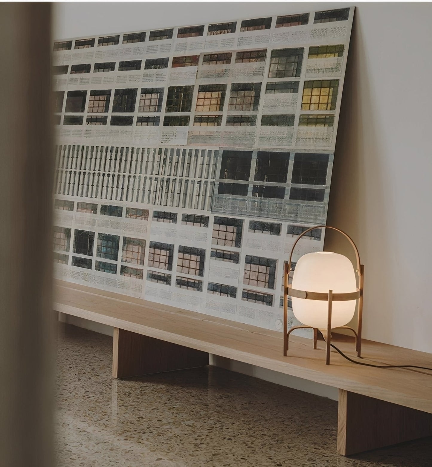 Takara – Glas-Stehlampe aus Holz