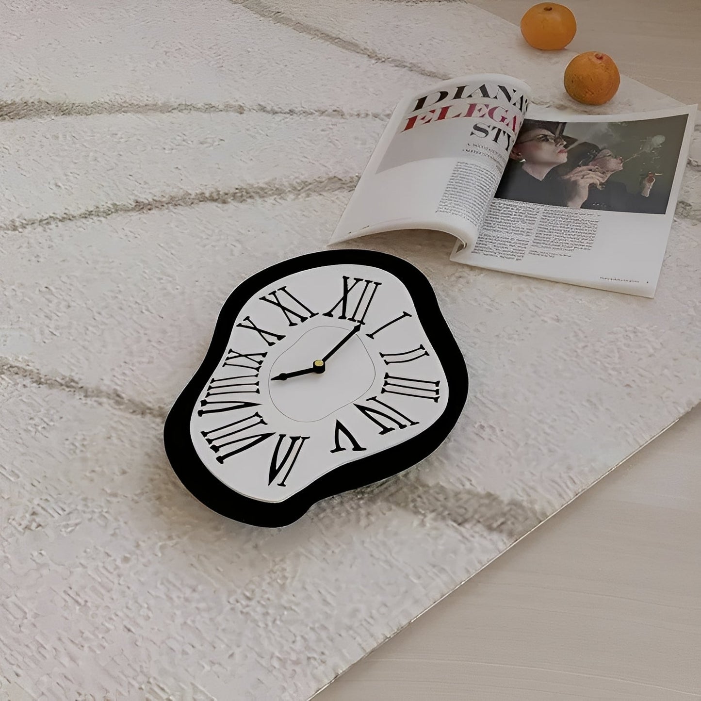 Aurel – Geräuschlose Wanduhr mit römischen Zahlen
