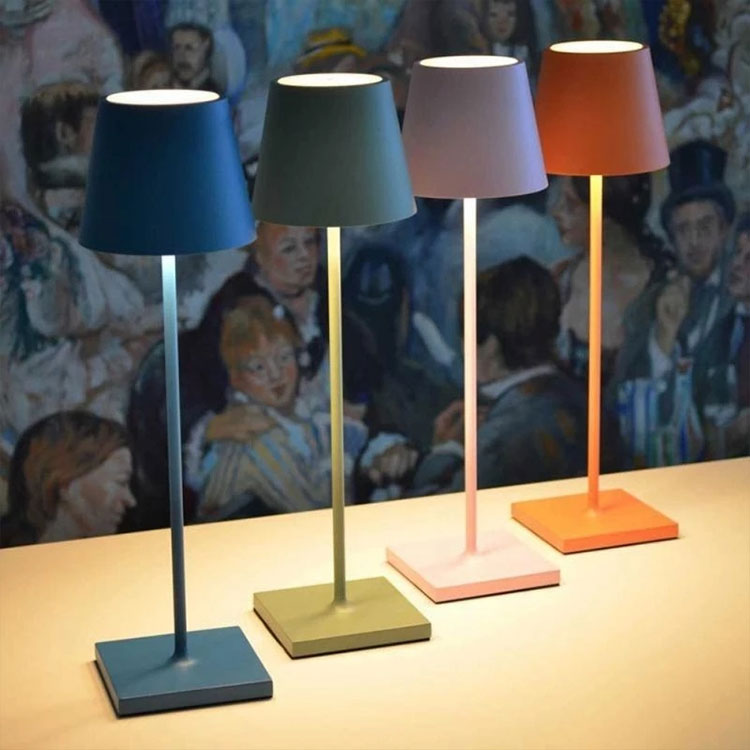 Lerio – Aluminium LED-Ladetischlampe