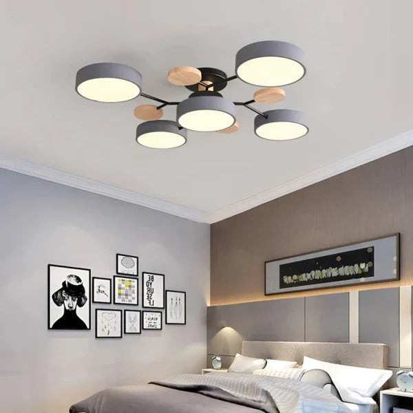 NordGlow – Skandinavische LED-Deckenleuchte mit Ästen