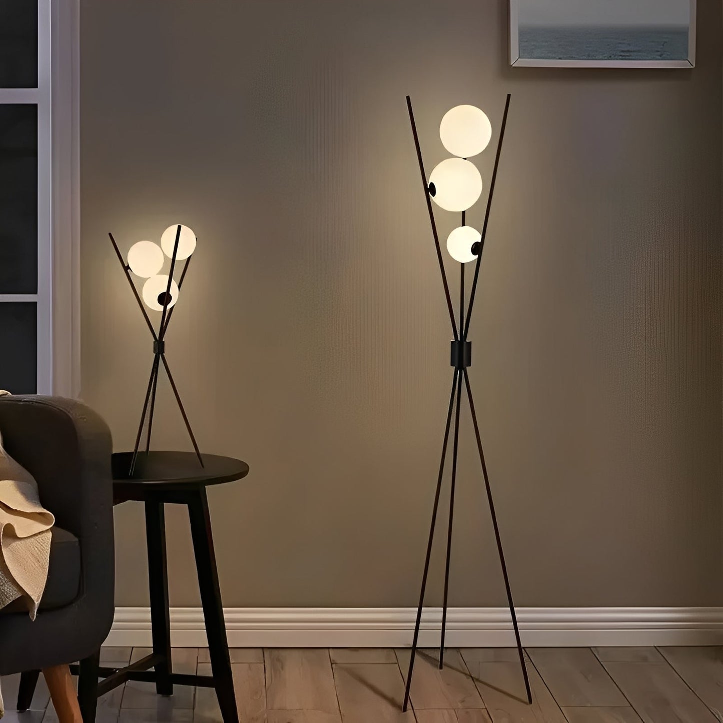 Analie – Schlichte Stehlampe mit Mond-Thema