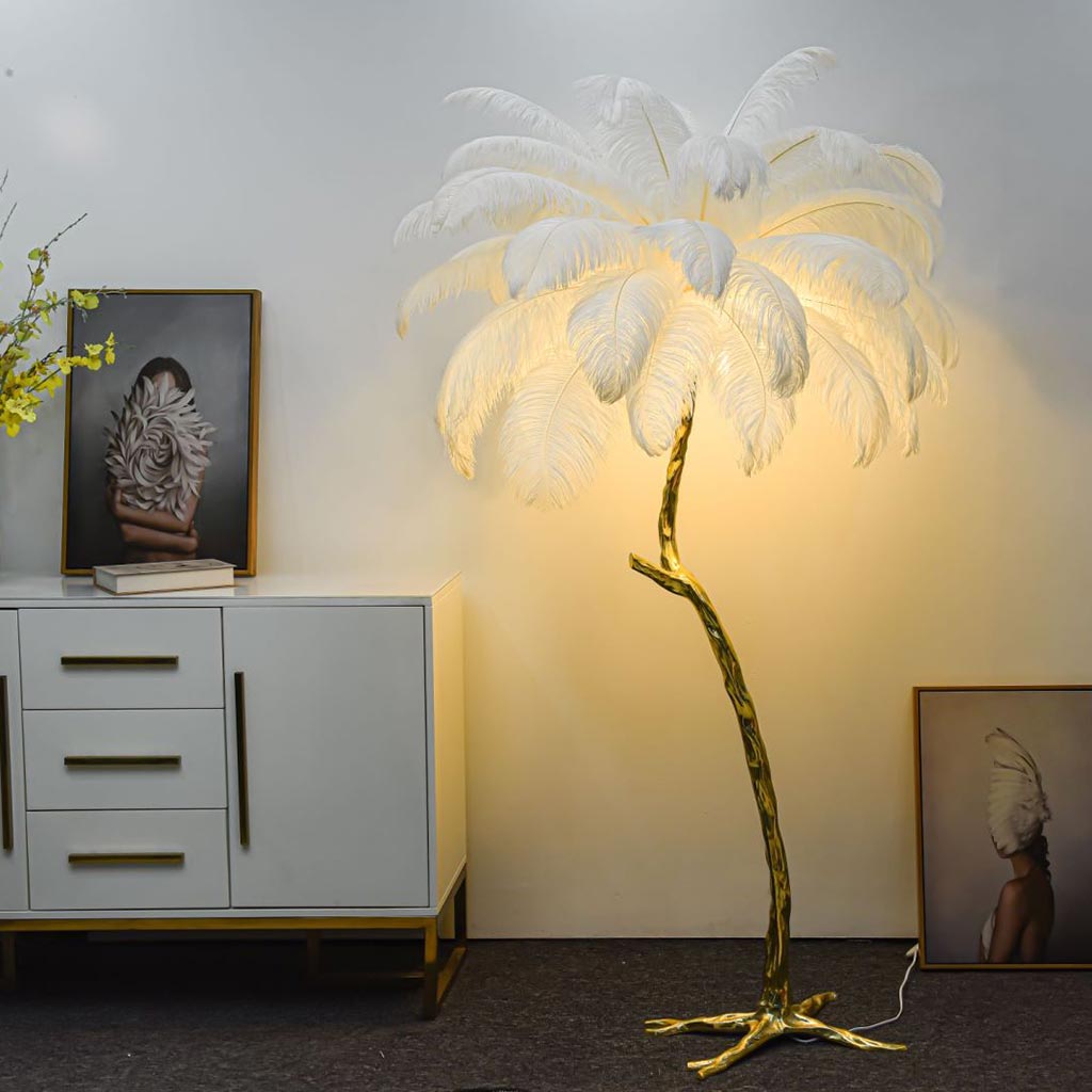 Franz – Dekorations-Stehlampe aus Resin mit Federn