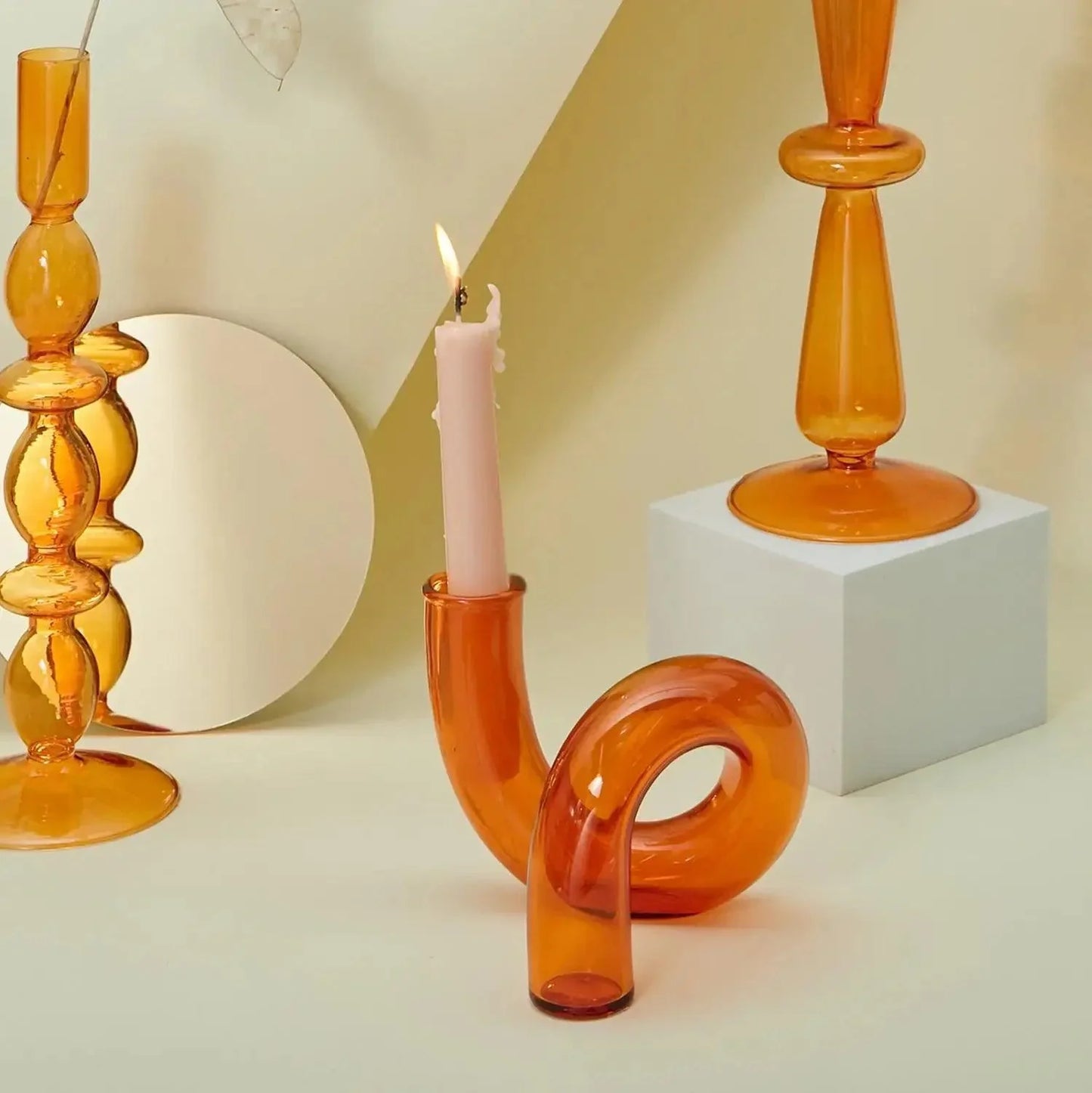 Eleganter Glas-Kerzenhalter – Handgedrehte Tischdeko im Vintage-Stil