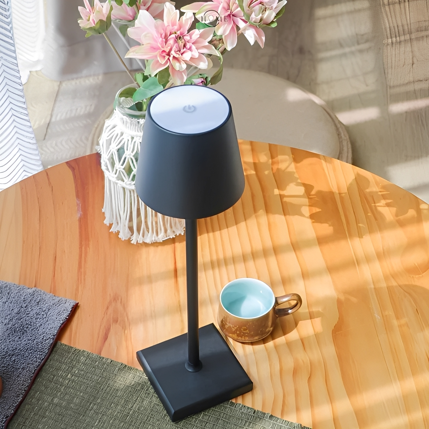 Isla – Wiederaufladbare Aluminium LED Tischleuchte