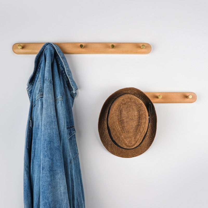 Brunn – Garderobenleiste aus Holz & Messing