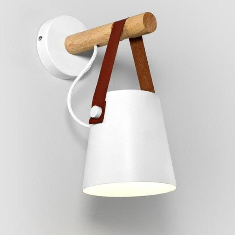 Elin - Hängende Wandleuchte im nordischen Holzdesign