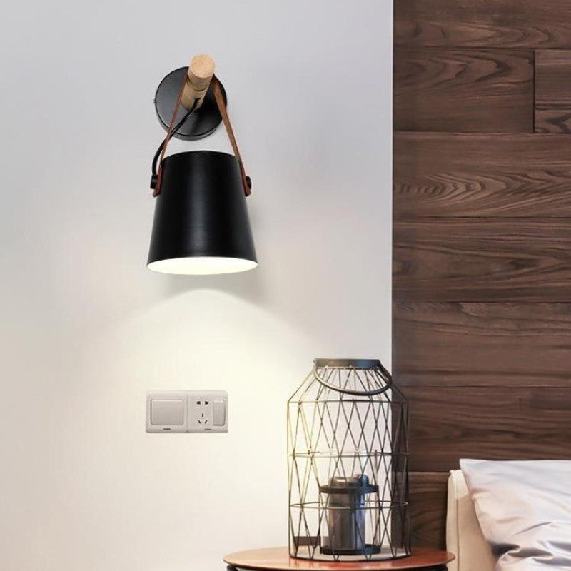 Elin - Hängende Wandleuchte im nordischen Holzdesign