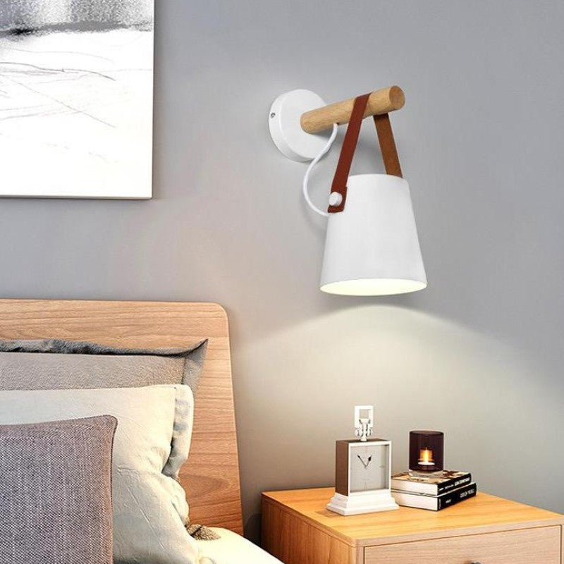 Elin - Hängende Wandleuchte im nordischen Holzdesign
