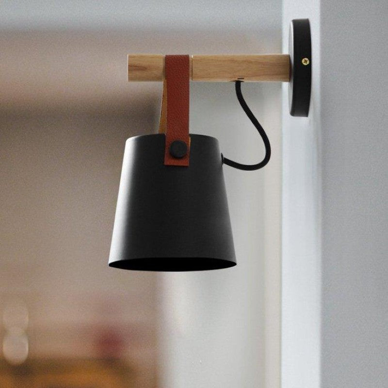 Elin - Hängende Wandleuchte im nordischen Holzdesign