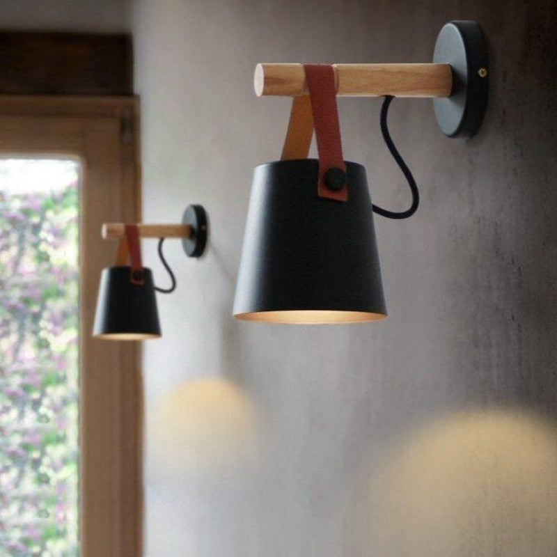 Elin - Hängende Wandleuchte im nordischen Holzdesign