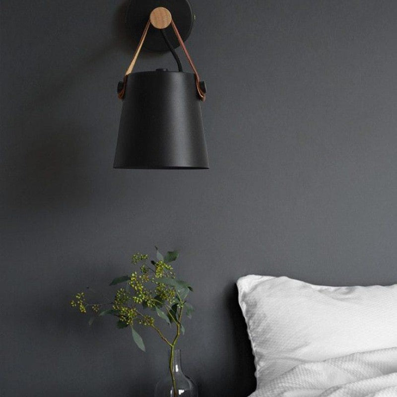 Elin - Hängende Wandleuchte im nordischen Holzdesign