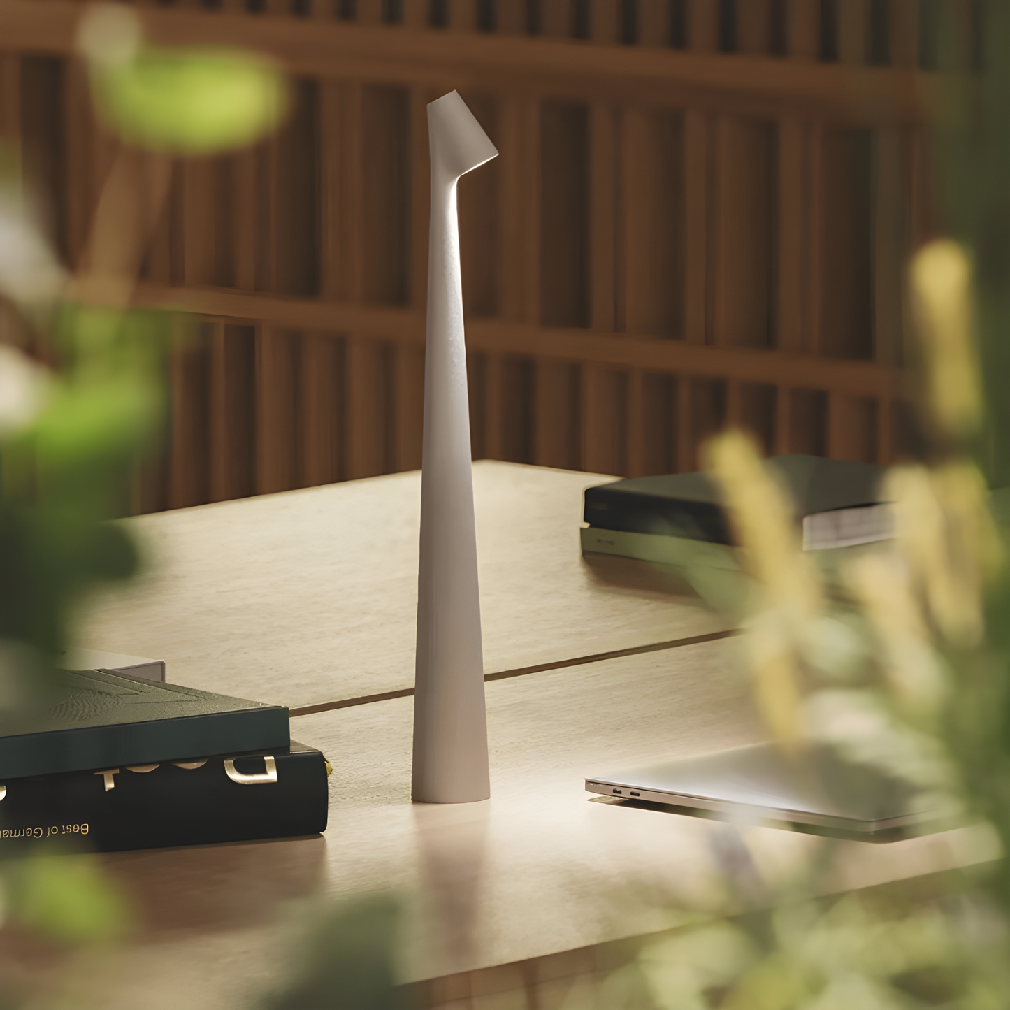LichtRein – Kabellose LED-Tischleuchte mit Touchfunktion & schlankem Design