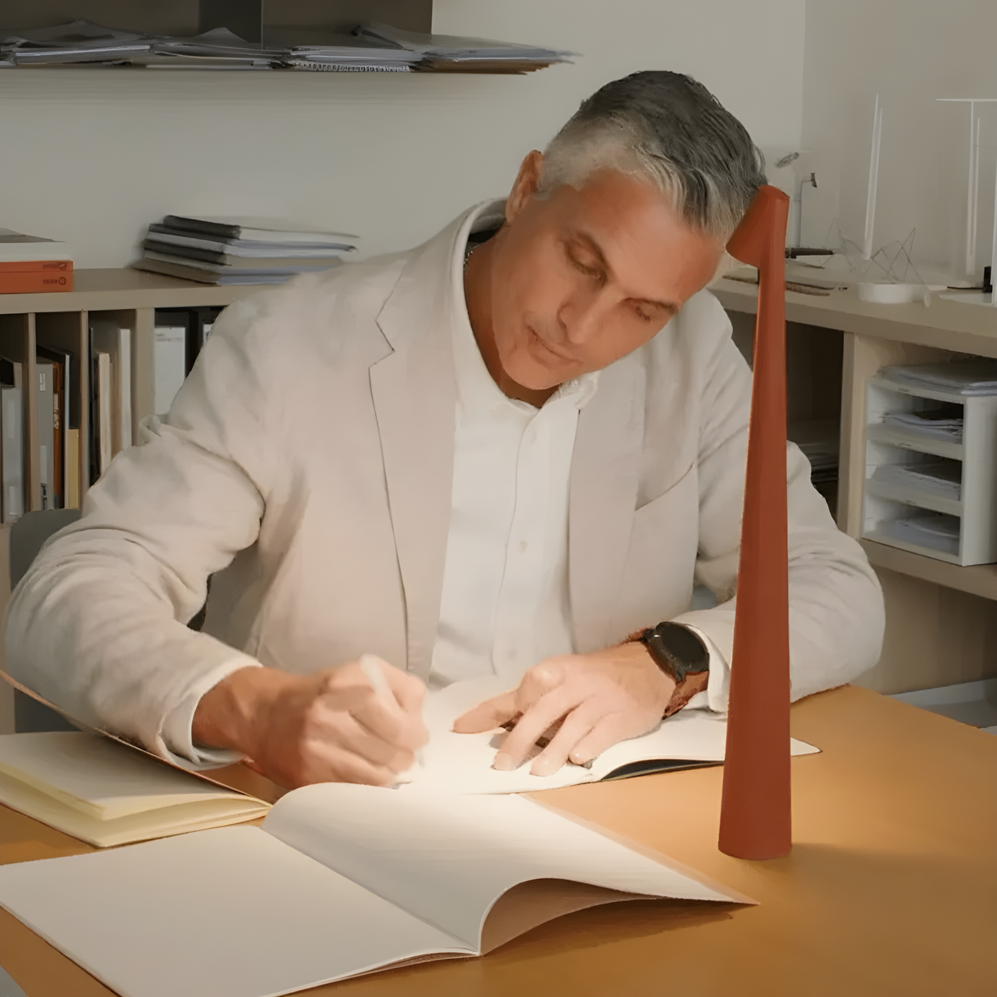 LichtRein – Kabellose LED-Tischleuchte mit Touchfunktion & schlankem Design