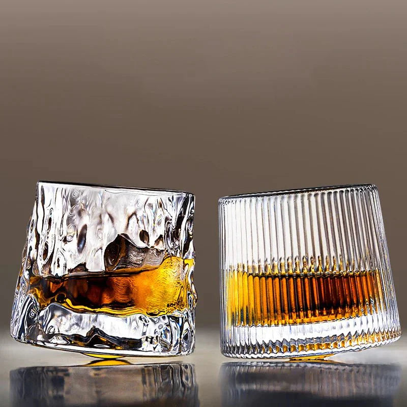 WaveWhisk – Whiskyglas mit strukturiertem Welleneffekt