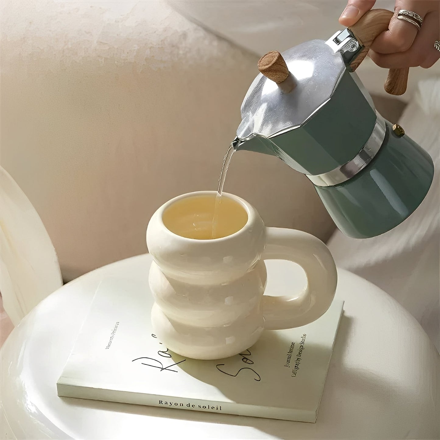 Amélie – Große Keramiktasse im Französischen Stil