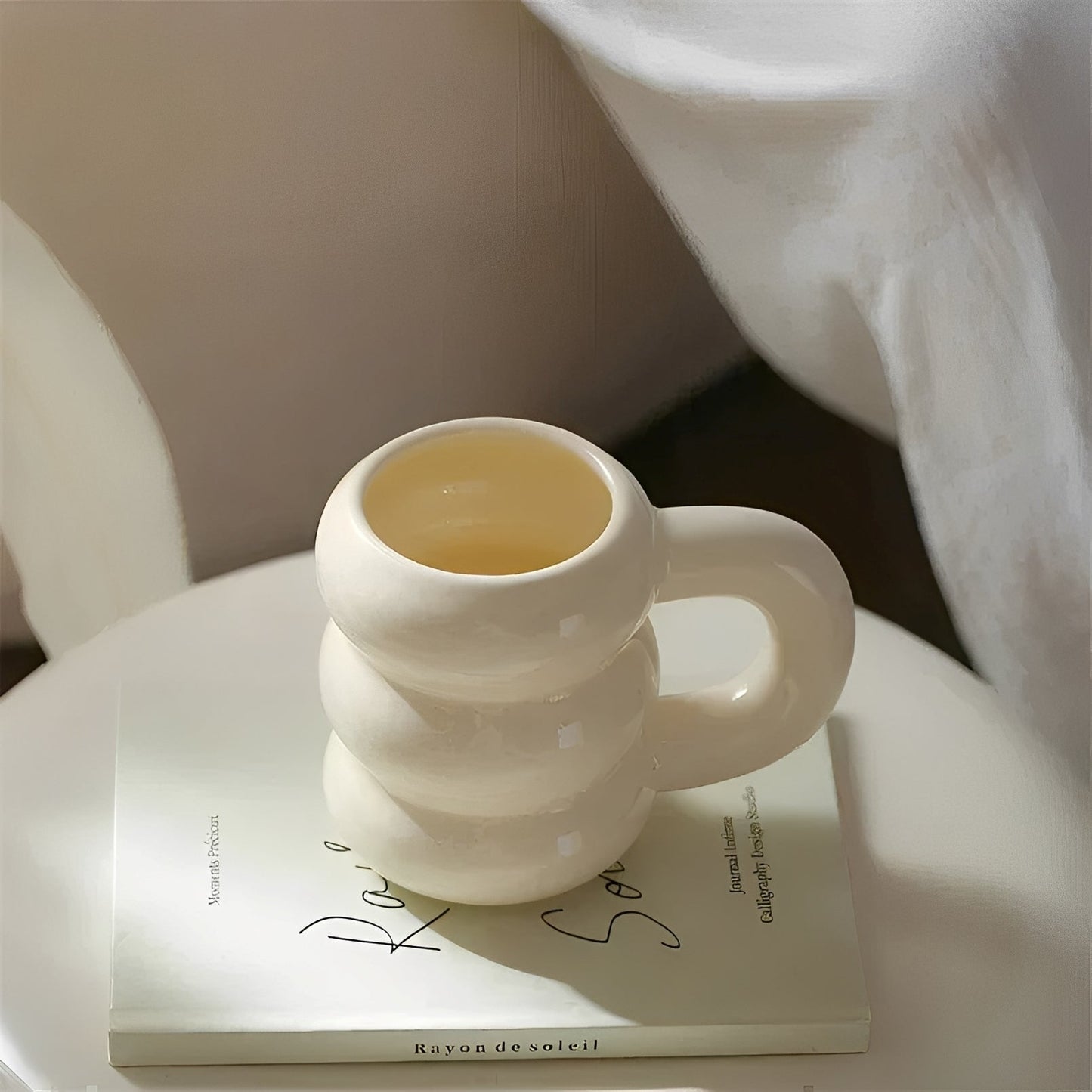 Amélie – Große Keramiktasse im Französischen Stil