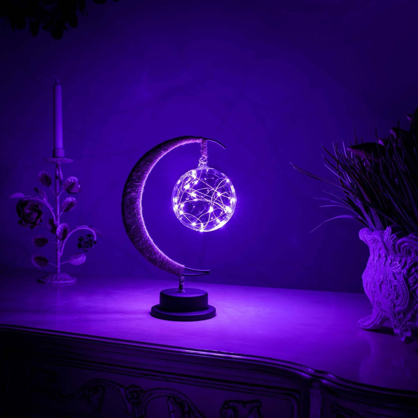 Lunaria – LED-Mondlampe mit Sternenlichtern
