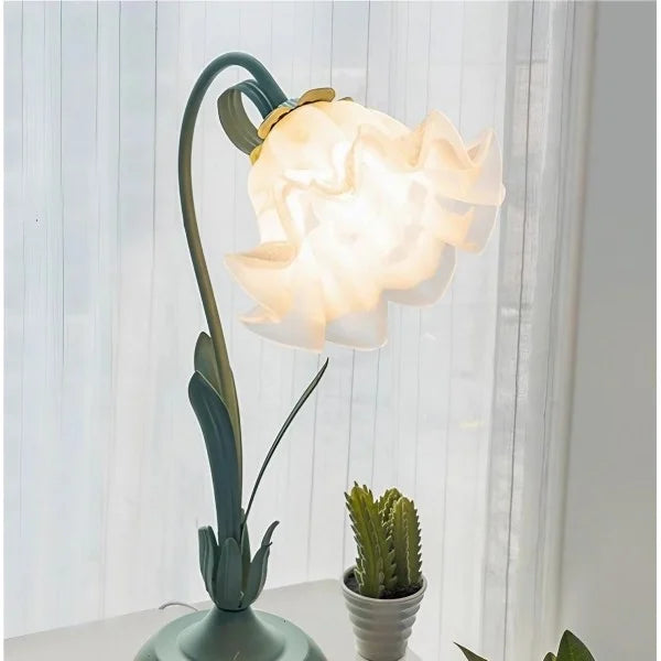 Inga – Vintage Verstellbare Blumen Tischlampe
