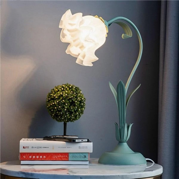 Inga – Vintage Verstellbare Blumen Tischlampe