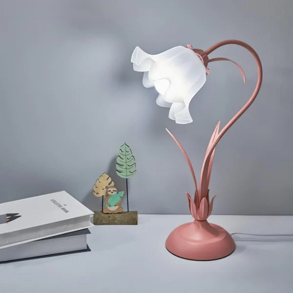 Inga – Vintage Verstellbare Blumen Tischlampe