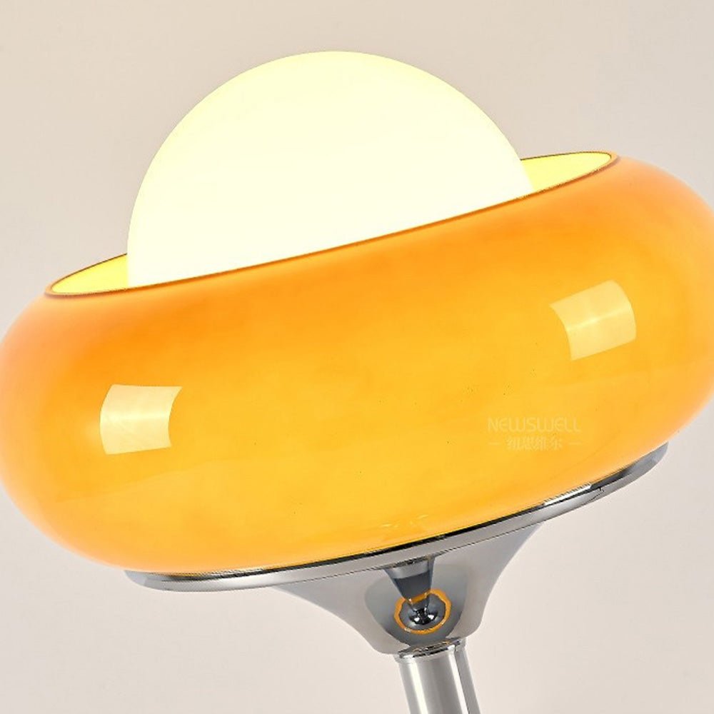 BauLicht – Gelbe Bauhaus-Tischlampe