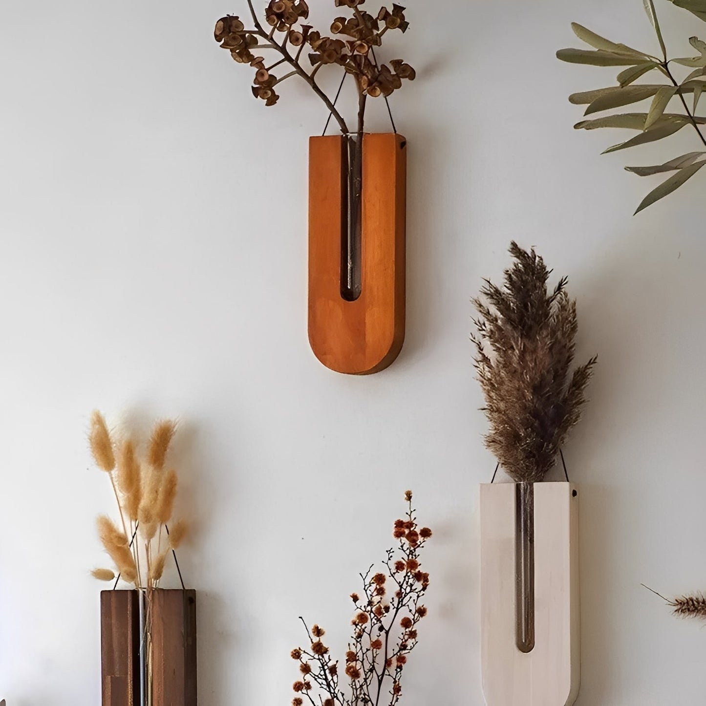 Haruto – Einfache Wandvase im Naturholz-Stil