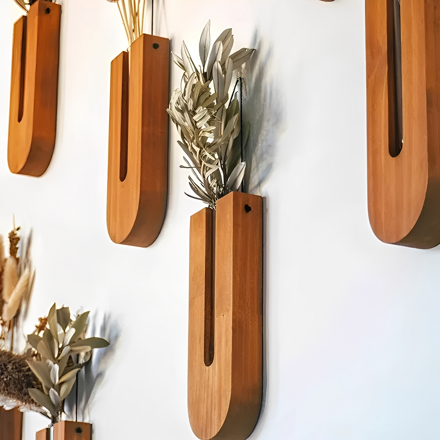 Haruto – Einfache Wandvase im Naturholz-Stil