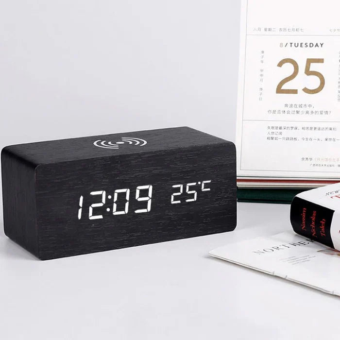 Nio – Holz-LED-Uhr