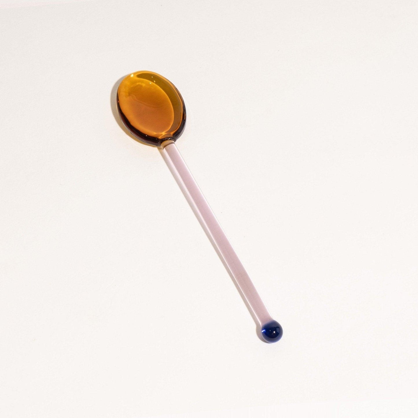 TwistSpoon – Bunter Glaslöffel mit verspieltem Wellenmuster