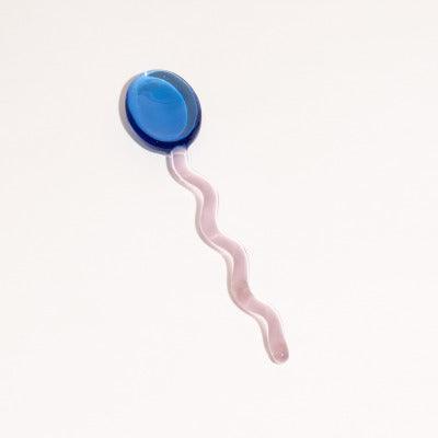 TwistSpoon – Bunter Glaslöffel mit verspieltem Wellenmuster