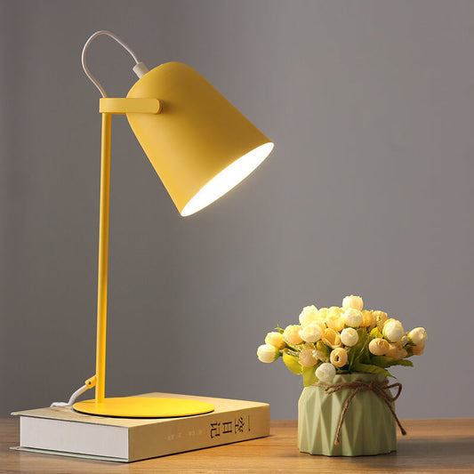 Soren – Nordische LED Tischlampe