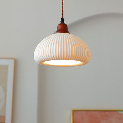 Haru – Rustikale Pendelleuchte aus Holz und Keramik