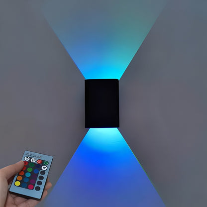 Lucia – Quadratische Leuchtende LED-Wandlampe