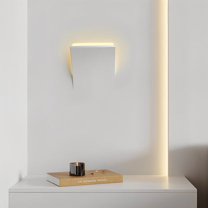 Aria – Moderne integrierte LED-Wandleuchte