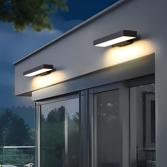 Leona – Moderne Außenleuchte aus Edelstahl mit Sensor