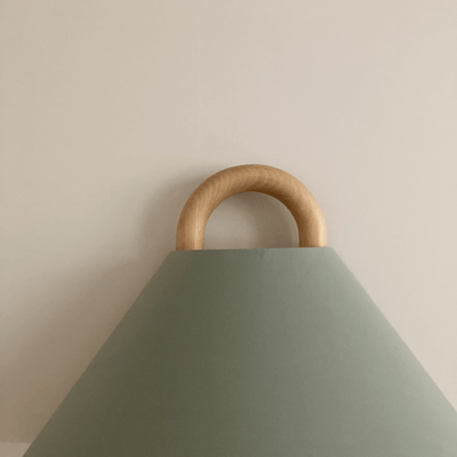 Aurelia – LED Wandlampe aus Buchenholz