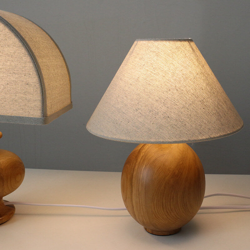 Esnyr – Einfache Holz-Tischlampe