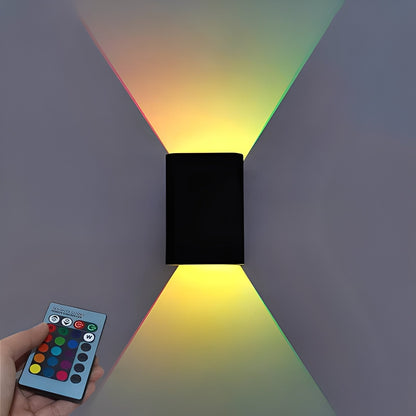 Lucia – Quadratische Leuchtende LED-Wandlampe