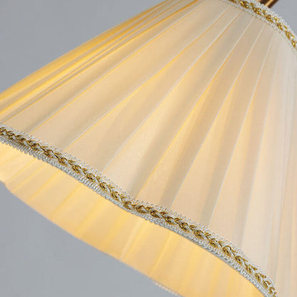 Leandro – Stehlampe aus massivem Holz