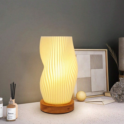 Nerea – Zeitgemäße Wavecrest Tischlampe