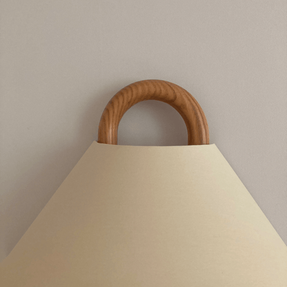 Aurelia – LED Wandlampe aus Buchenholz
