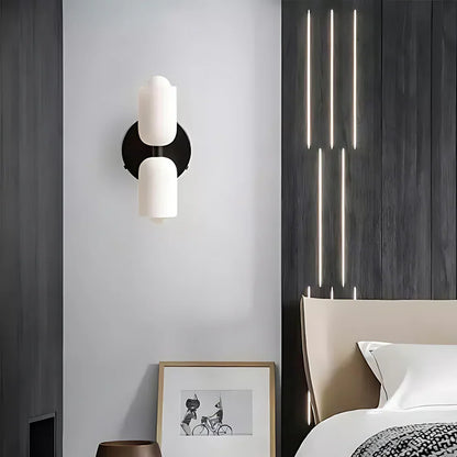 Sam – Schlichte Acryl-Wandlampe