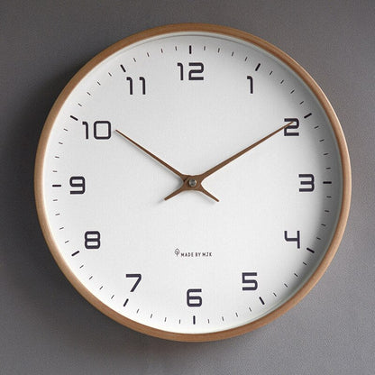 Clark – Skandinavische Wanduhr aus Holz im einfachen Design