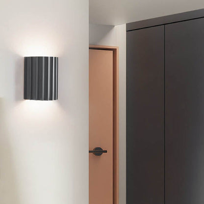 Selina – Zeitgemäße Wandleuchte mit schickem Design