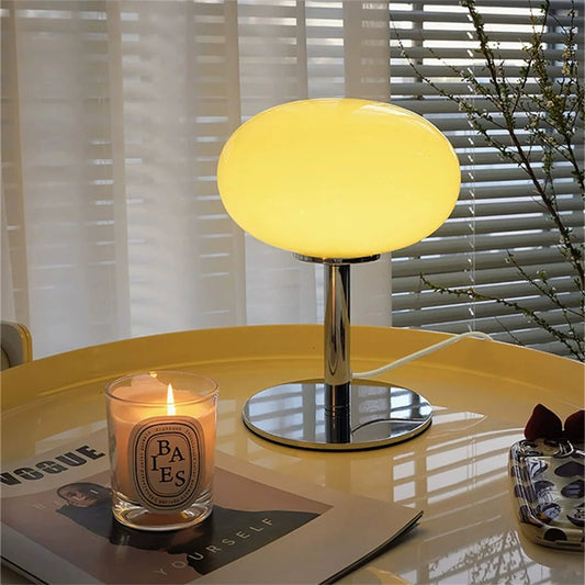 PopLight – Bunte Bauhaus-Tischlampe mit Retro-Charme